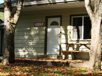 Cabins And Campground At Cultus Lake Park Hotel Chilliwack Kültér fotó